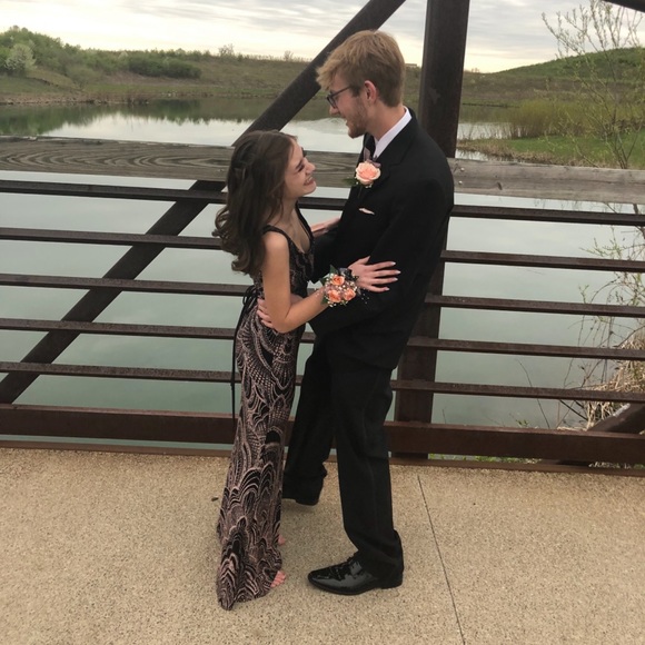 PROM DRESS - Picture 1 of 4